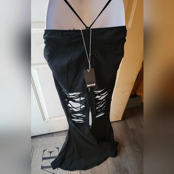 Darker Wavs Distressed V Cut Bell Bottoms Wide Flare Size Large BNWT - Picture 2 of 7